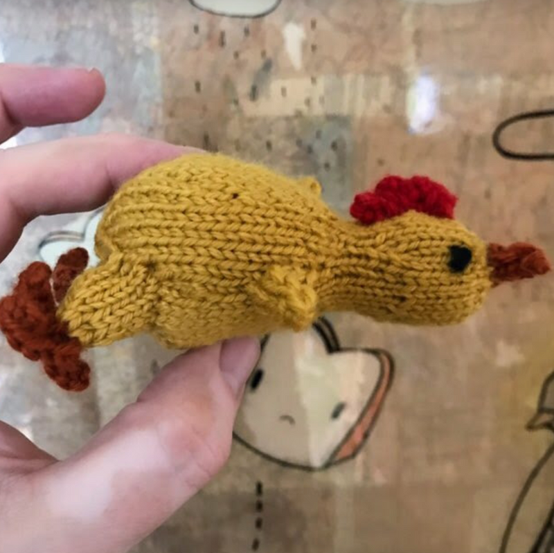 Tiny knit chicken